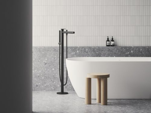 Ravak Spring padlón álló kádcsaptelep test nélkül, zuhanyszettel, matt fekete SG 080.20BLM.RB07A