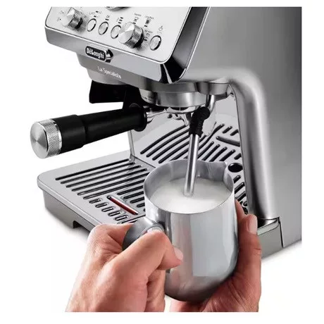 Delonghi KÁVÉFŐZŐ PRESSZÓ EC9255.M