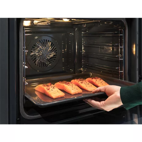 Electrolux SÜTŐ BEÉPÍTHETŐ EOB8S39WX