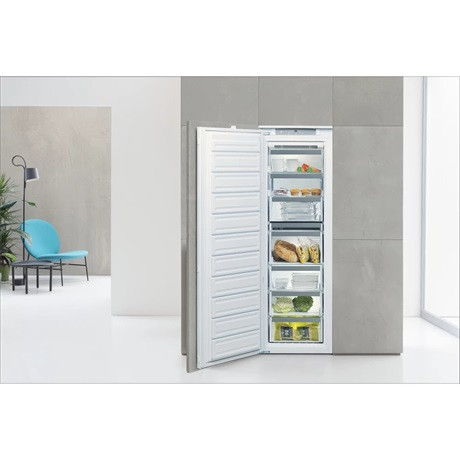 Whirlpool FAGYASZTÓSZEKRÉNY BEÉPÍTHETŐ 8 REKESZ, 210 L, NO FROST AFB 18402